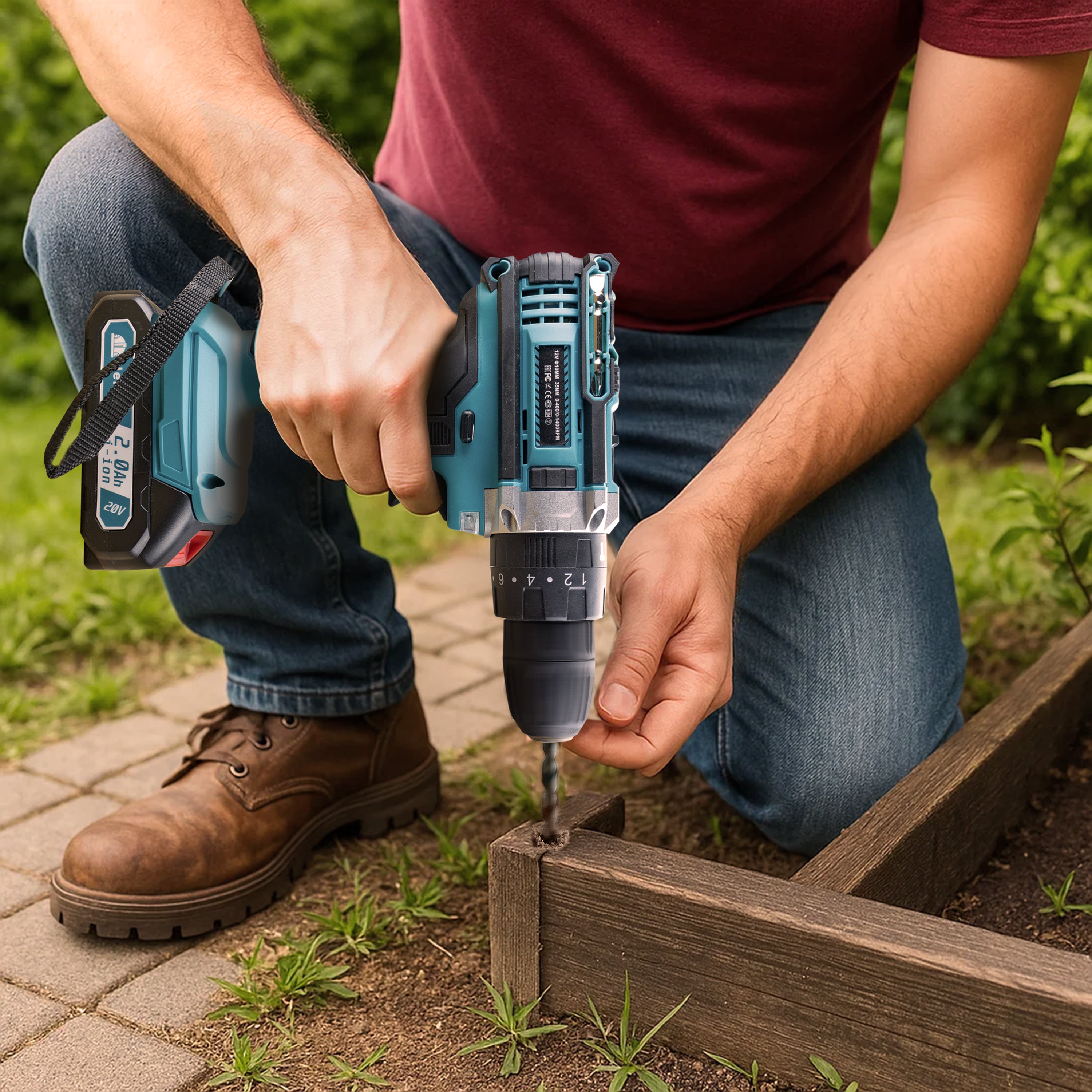 Masina de gaurit si insurubat Herrgut Professional, 2000 mAh Li-Ion, 32 accesorii, 2 trepte 400/1400 RPM, imbinare 35Nm, mandrina rapida 0.8-10mm, pe acumulator (bormasina)