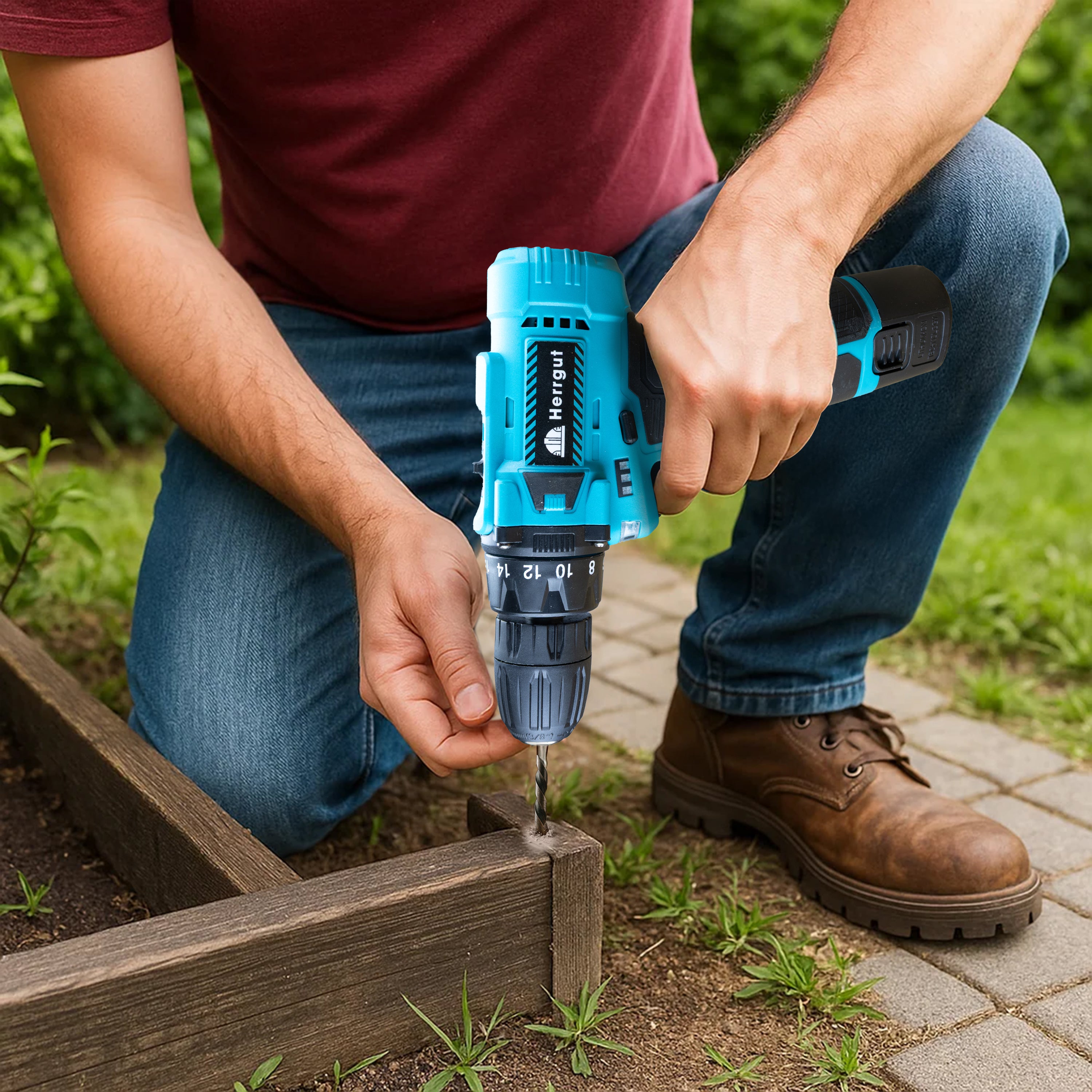 Masina de gaurit si insurubat (bormasina) Herrgut Universal cu acumulator 1.5Ah Li-Ion, 30Nm, 2 trepte 400/1400 RPM, mandrina rapida 0.8-10mm, 25 accesorii, cutie bmc